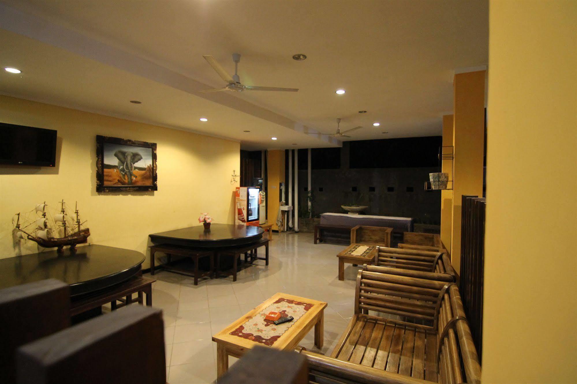 Ct1 Bali Bed & Breakfast Кута Экстерьер фото