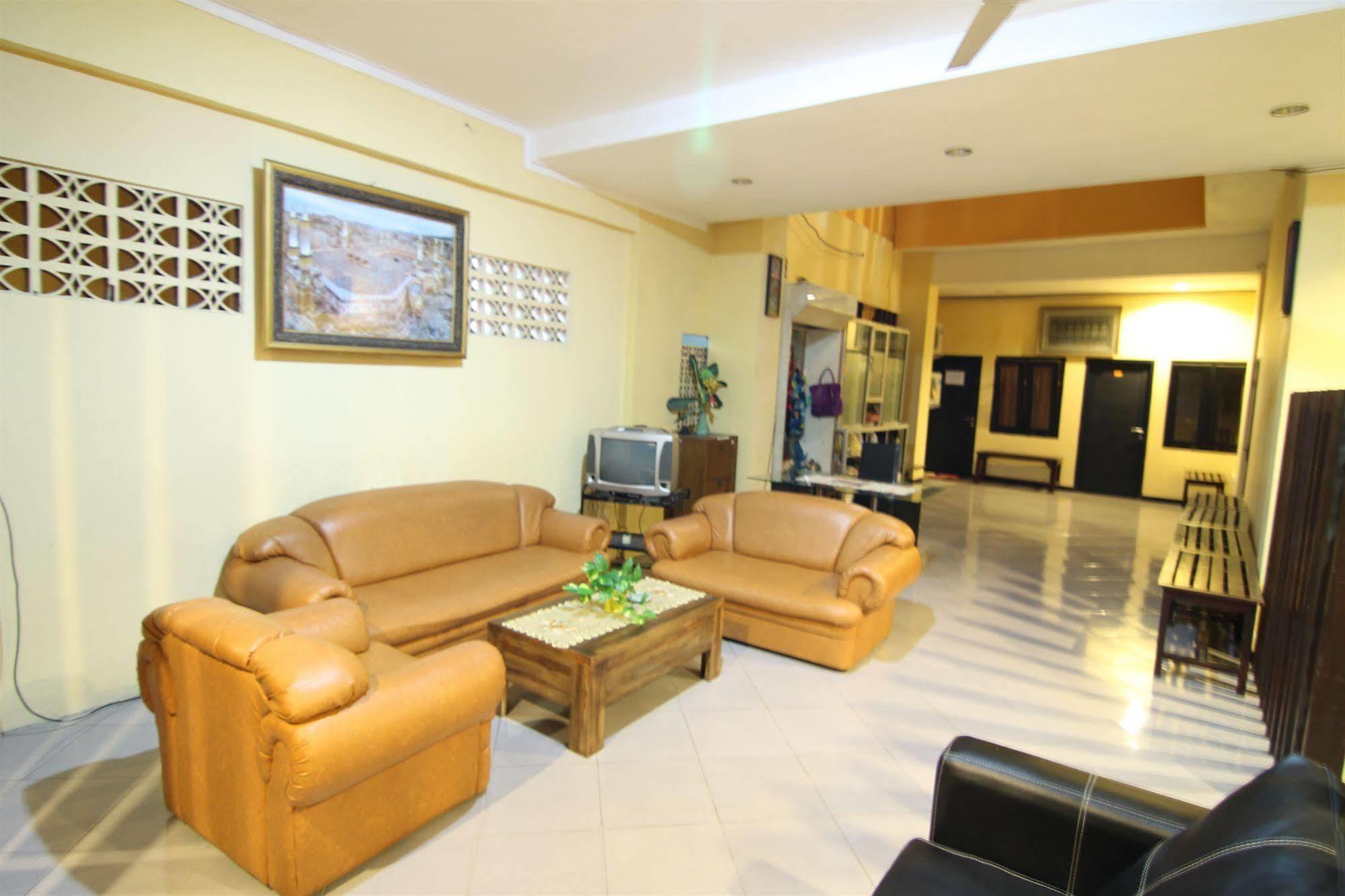 Ct1 Bali Bed & Breakfast Кута Экстерьер фото