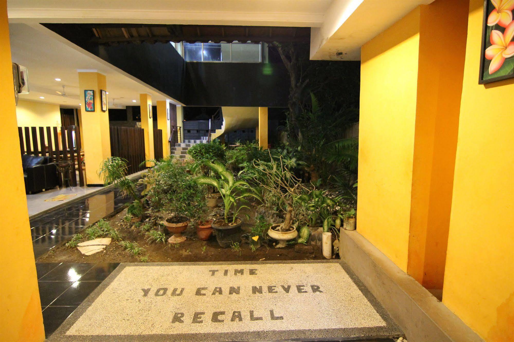 Ct1 Bali Bed & Breakfast Кута Экстерьер фото