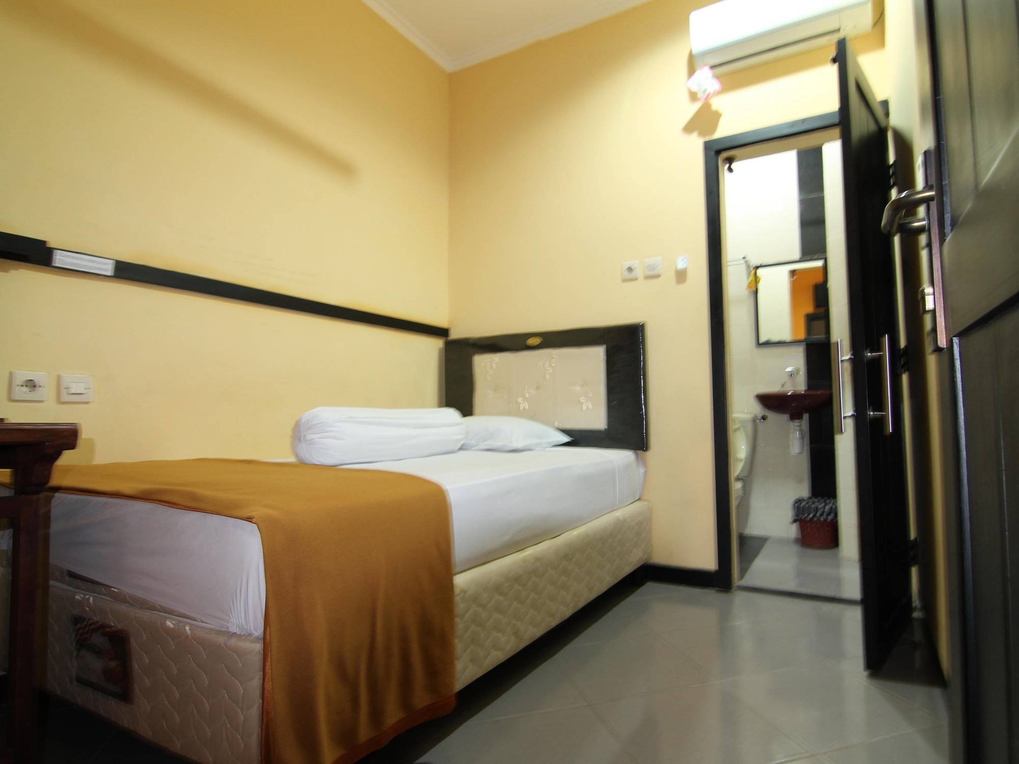 Ct1 Bali Bed & Breakfast Кута Экстерьер фото